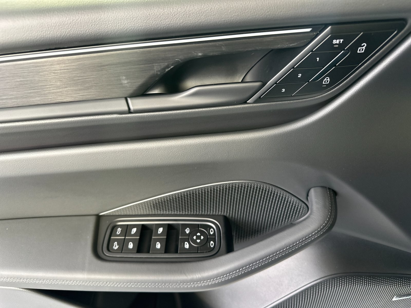 New 2026 Porsche Macan GTS Electric AWD/4WD image 12