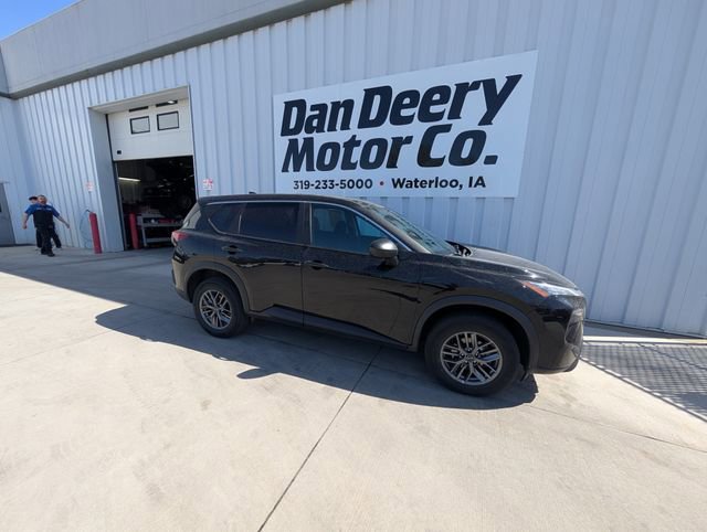 Used 2024 Nissan Rogue S AWD/4WD image 18