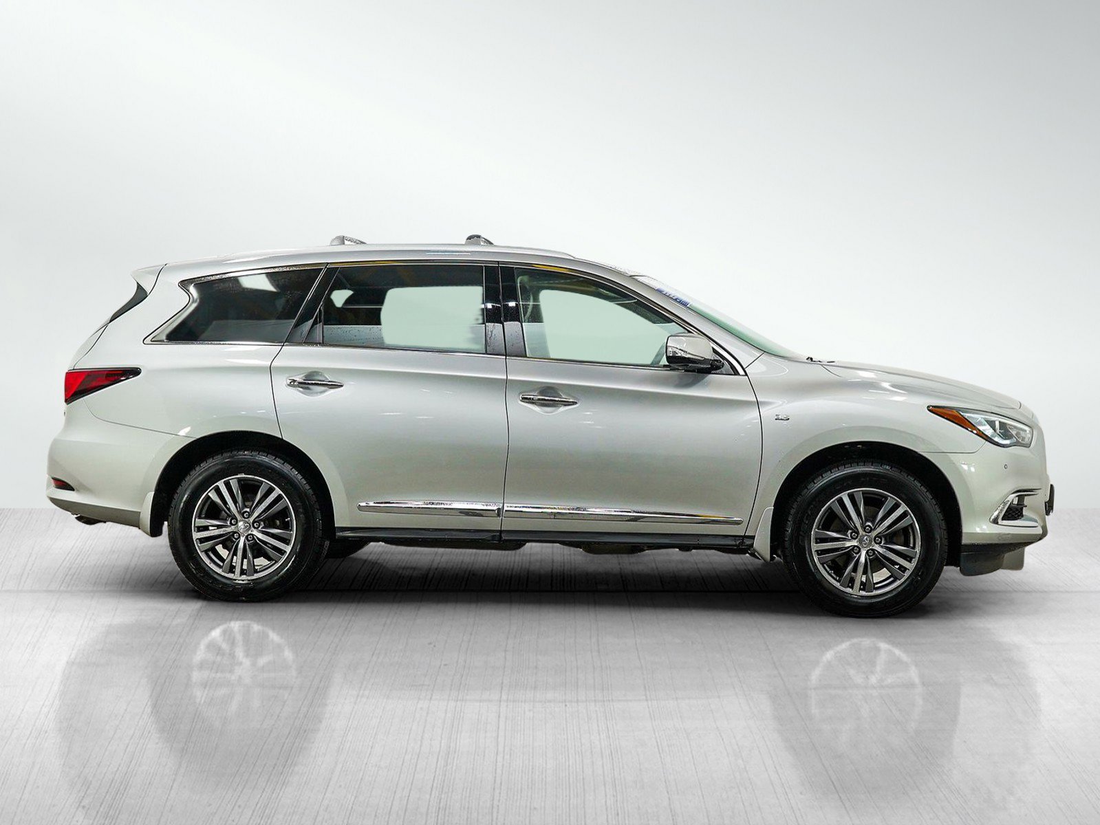 Used 2017 INFINITI QX60 AWD w/ Premium Plus Package image 6