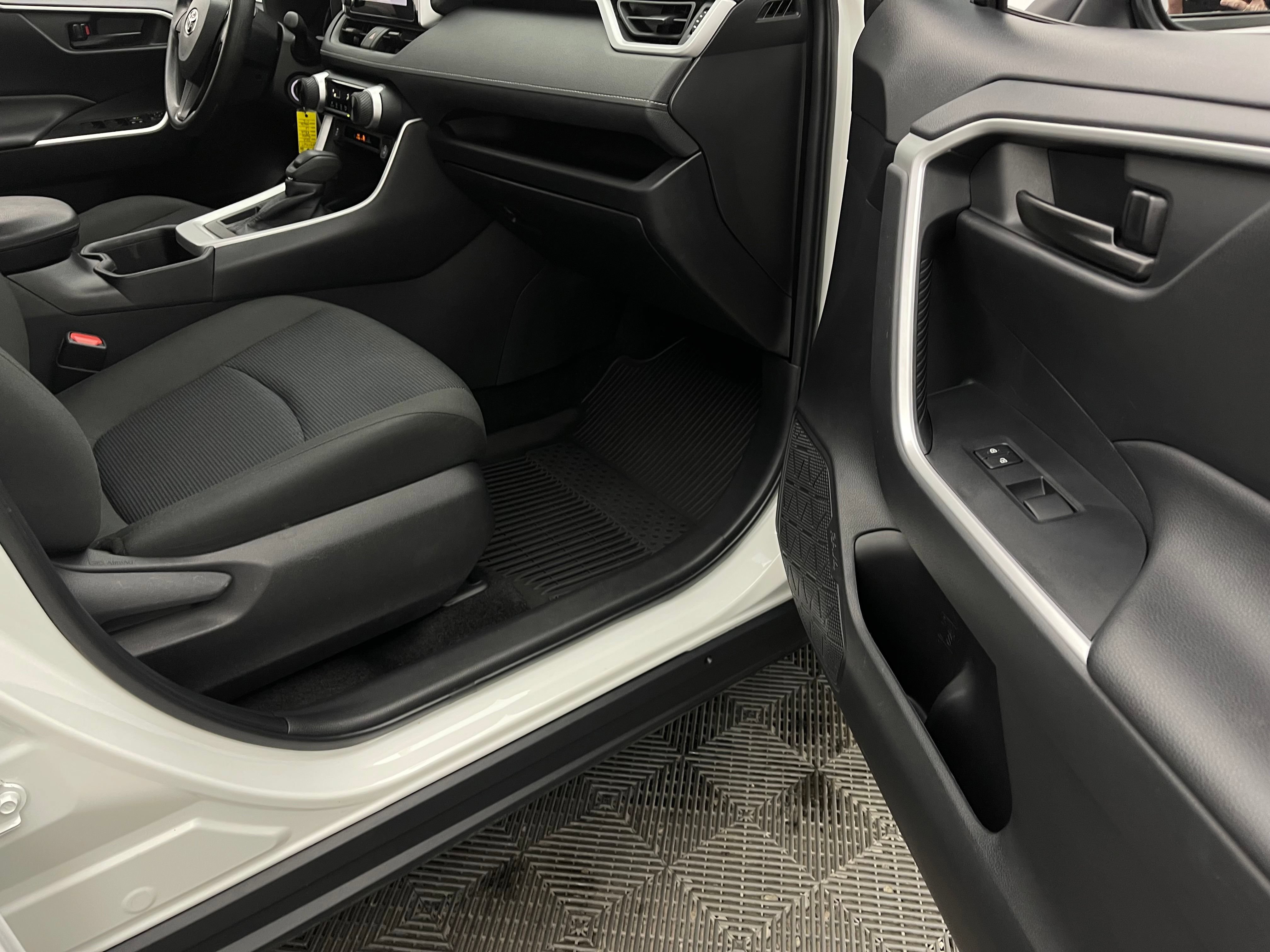 Used 2024 Toyota RAV4 LE FWD image 29