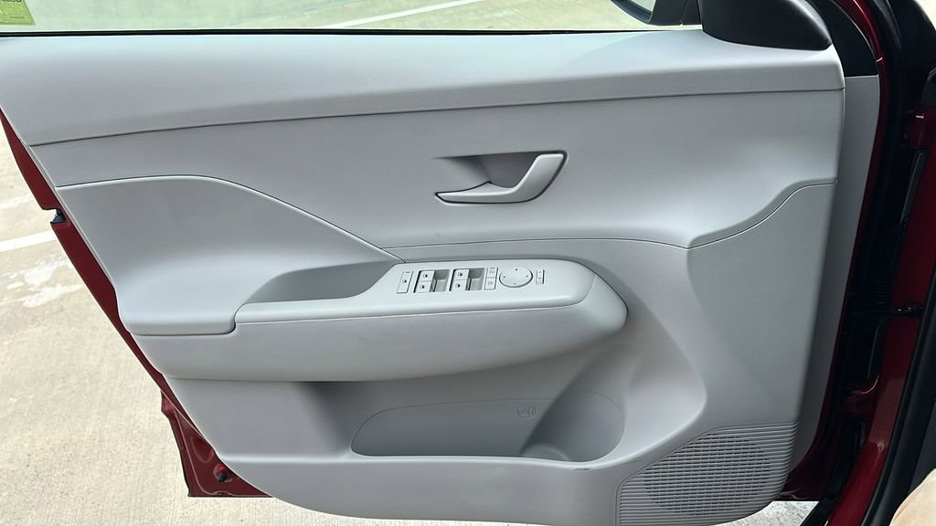 Used 2025 Hyundai Kona SEL image 19