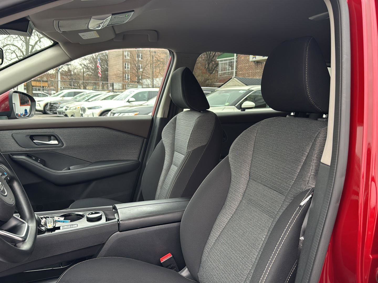 Used 2021 Nissan Rogue SV image 17