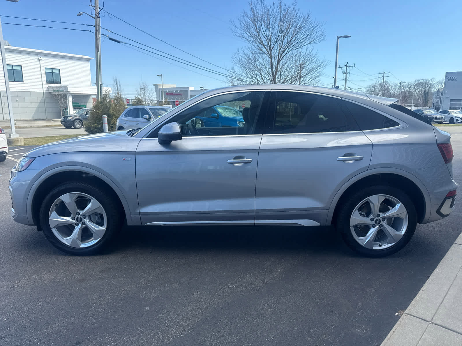 Used 2025 Audi Q5 2.0T Premium Plus w/ Premium Plus Package image 5