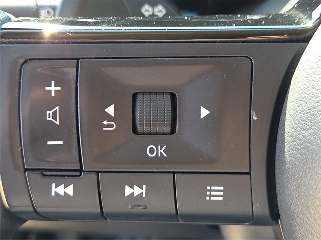 Used 2022 Nissan Pathfinder S image 24