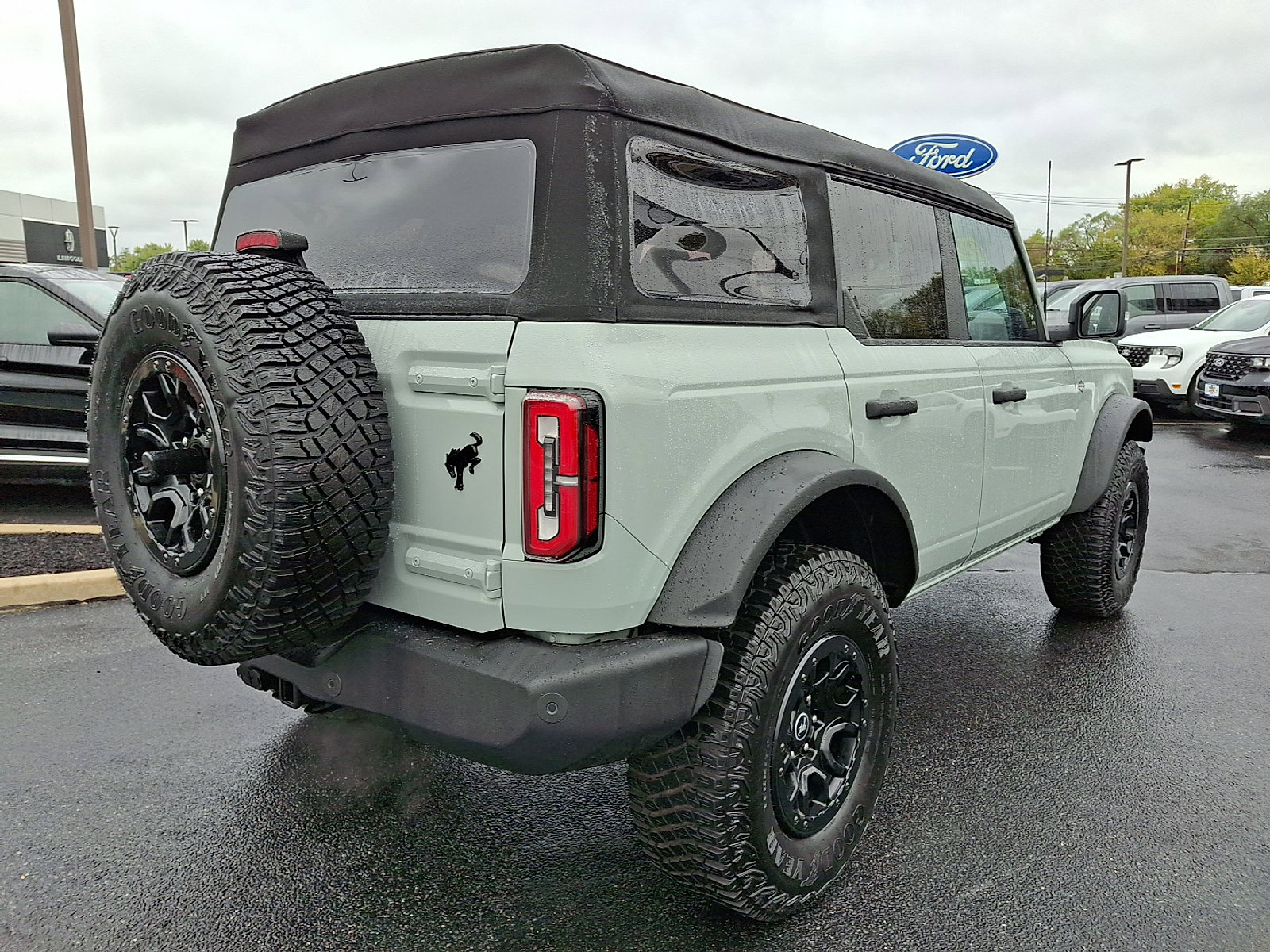 Used 2024 Ford Bronco Wildtrak image 6