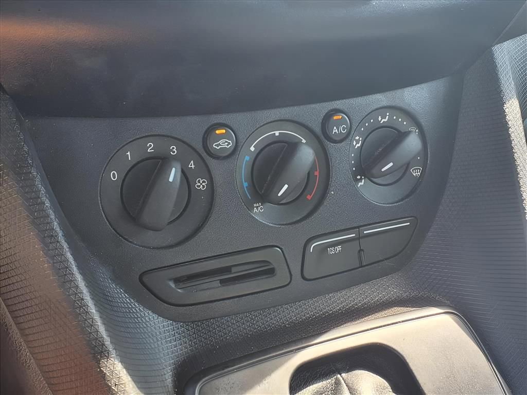 Used 2017 Ford Transit Connect XL image 7