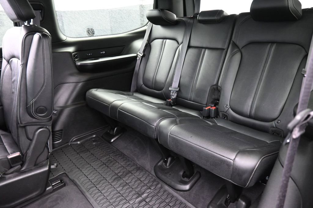 Used 2023 Jeep Wagoneer Series II AWD/4WD image 15