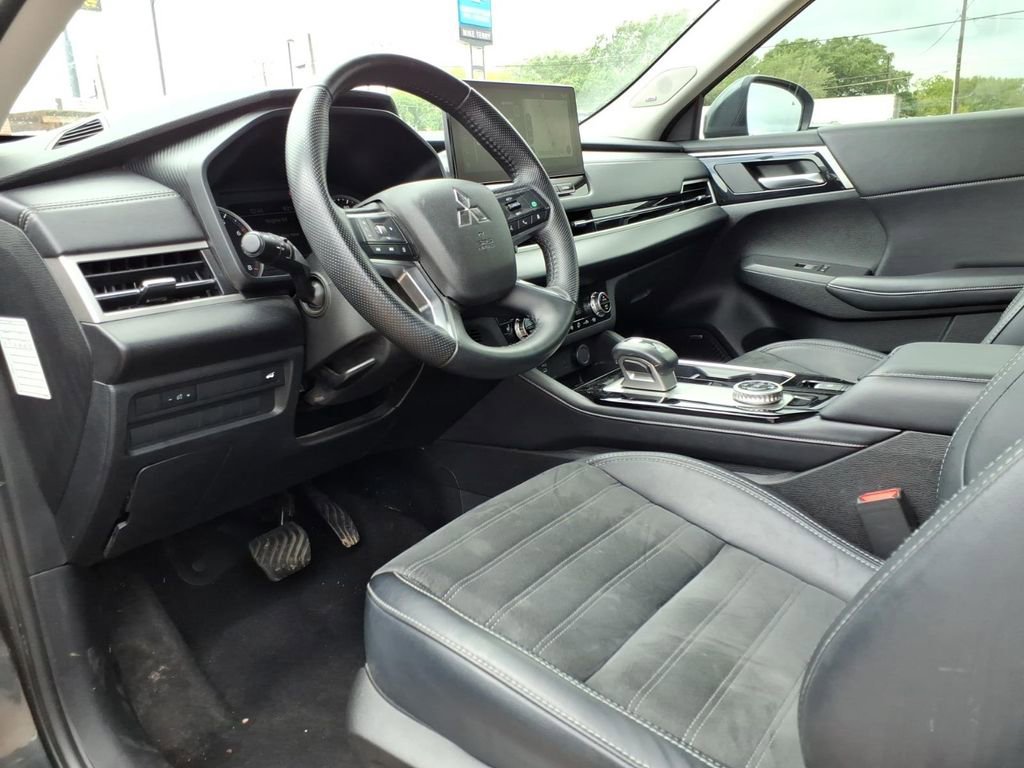 Used 2025 Mitsubishi Outlander SE AWD/4WD image 20
