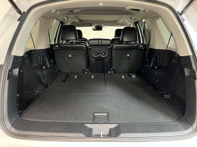 Used 2025 Honda Pilot Touring image 14