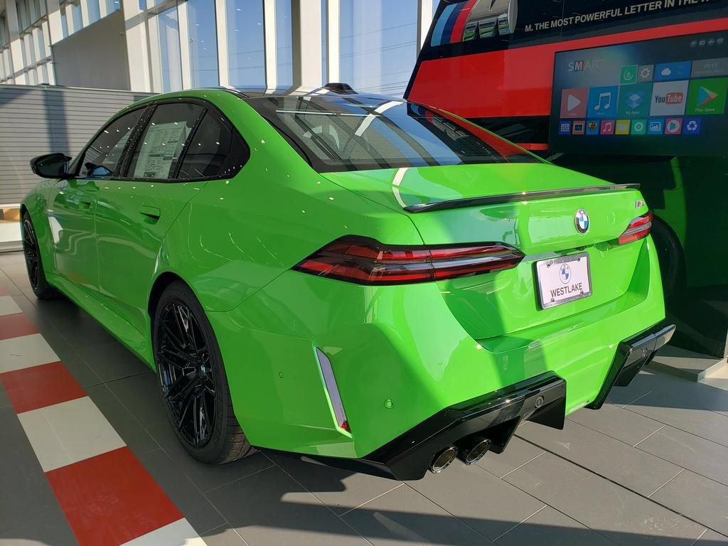 New 2026 BMW M5 w/ Carbon Package AWD/4WD image 4