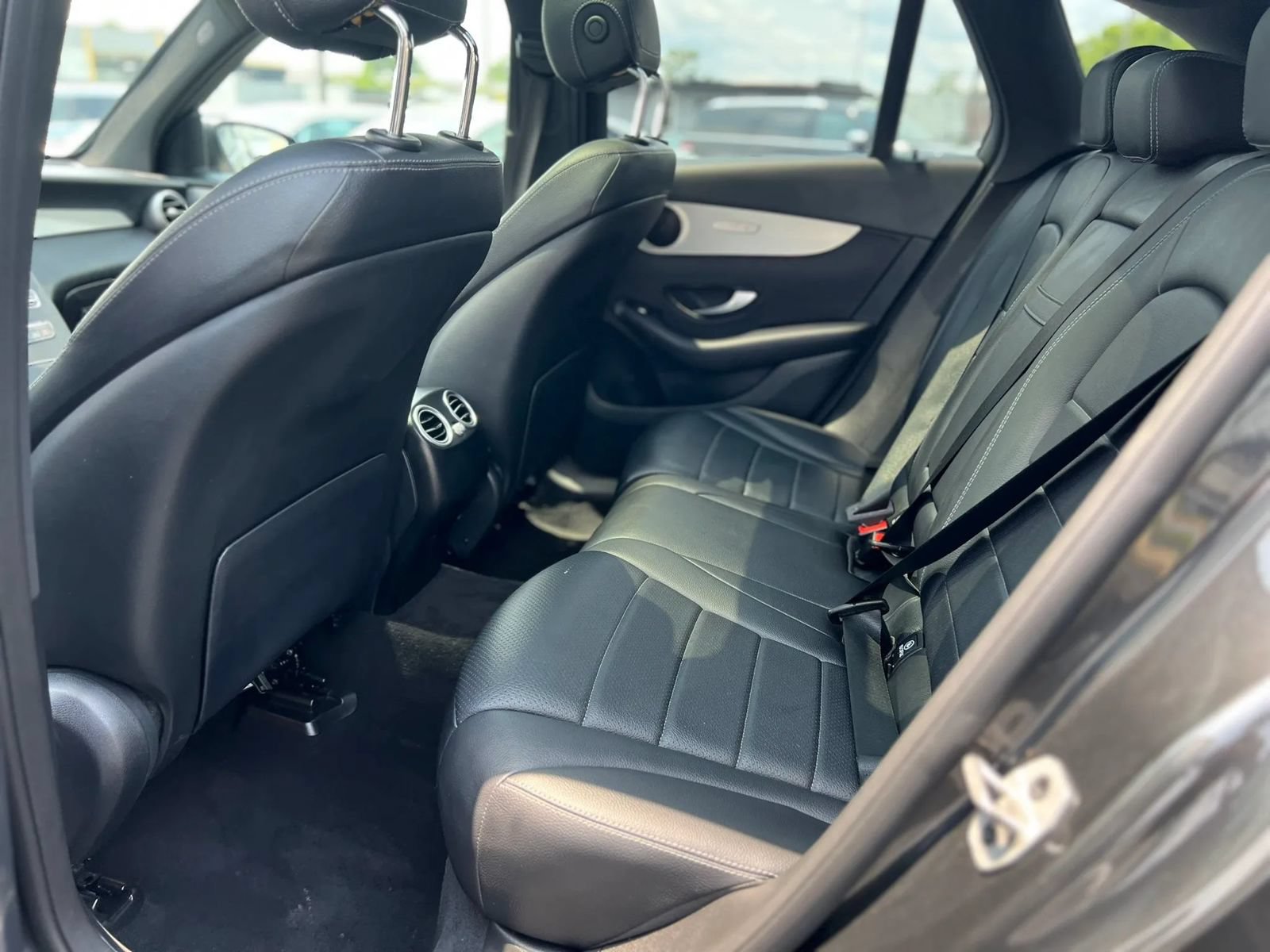 Used 2021 Mercedes-Benz GLC 300 4MATIC w/ Driver Assistance Package image 12