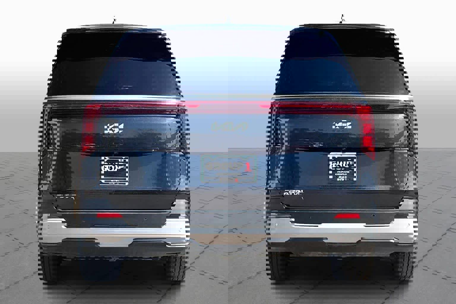 Used 2025 Kia Carnival image 4