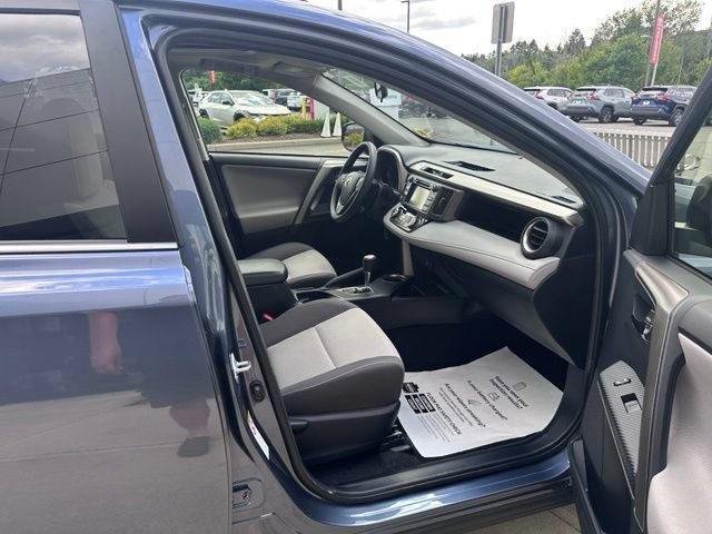 Used 2014 Toyota RAV4 XLE AWD/4WD image 10