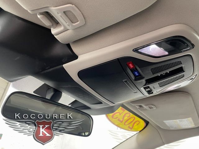 Used 2025 Subaru Outback Premium image 18