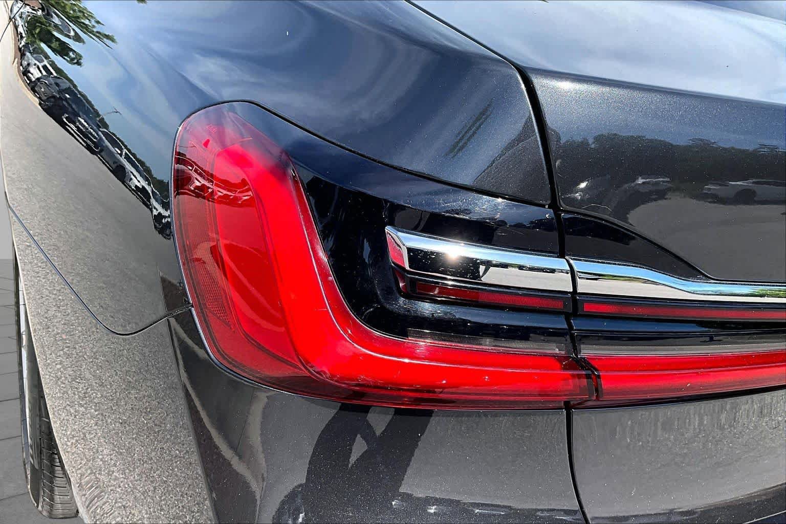 Used 2020 BMW 740i w/ Cold Weather Package RWD image 29