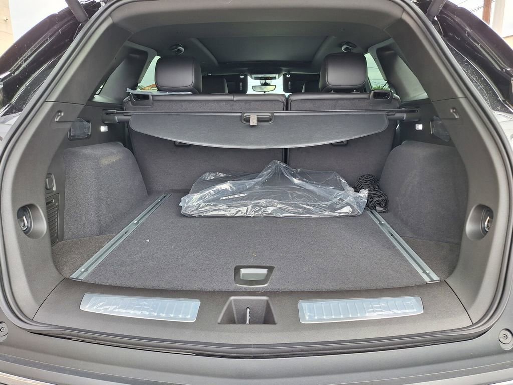 New 2026 Cadillac XT5 Premium Luxury w/ LPO, ONYX Package FWD image 26