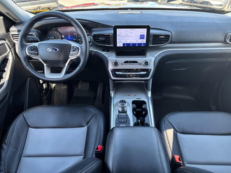 Used 2023 Ford Explorer XLT w/ Equipment Group 202A image 15