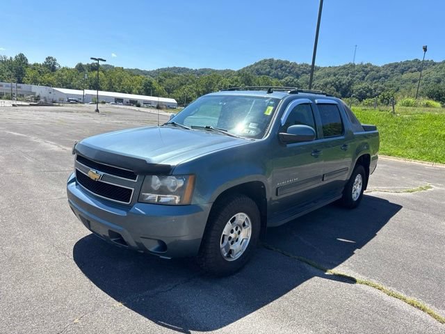 Used 2011 Chevrolet Avalanche LS w/ Convenience Package AWD/4WD image 4