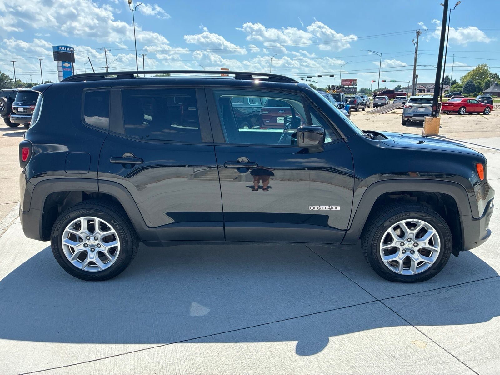 Used 2018 Jeep Renegade Latitude w/ Cold Weather Group AWD/4WD image 7