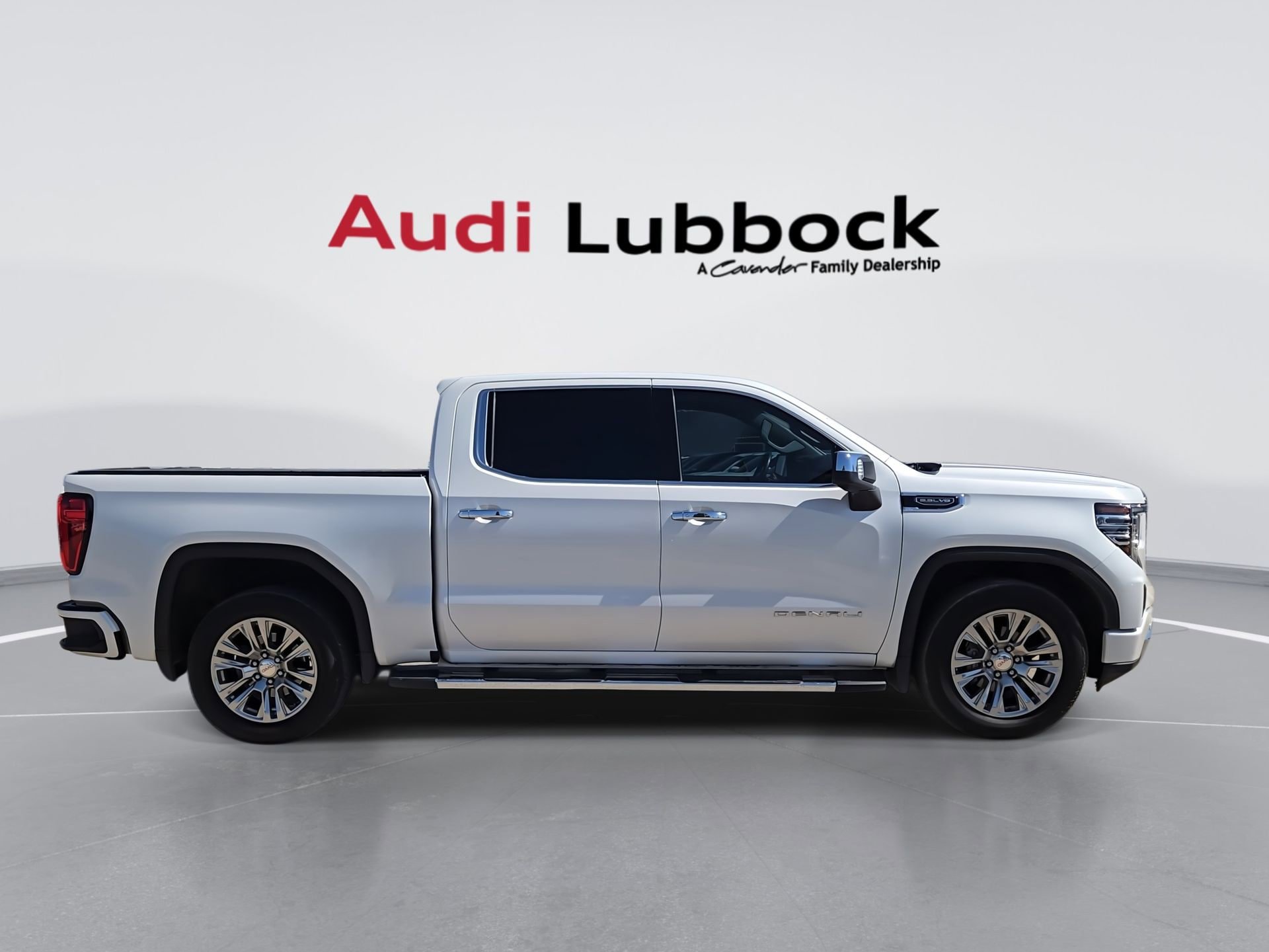 Used 2022 GMC Sierra 1500 Denali AWD/4WD image 9