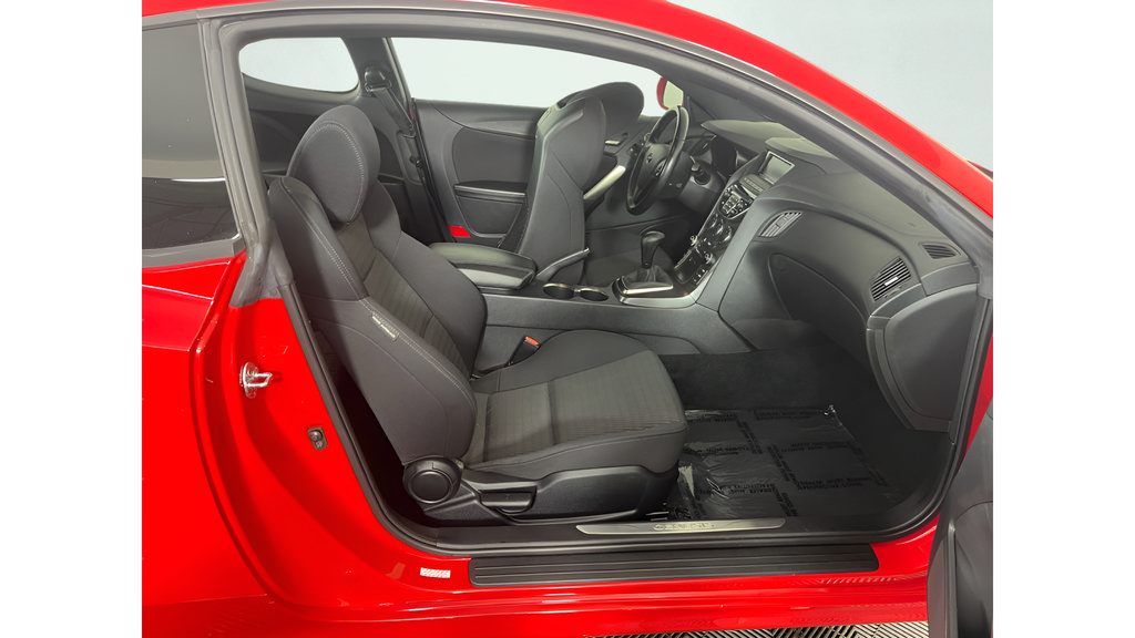 Used 2016 Hyundai Genesis 3.8 RWD image 13
