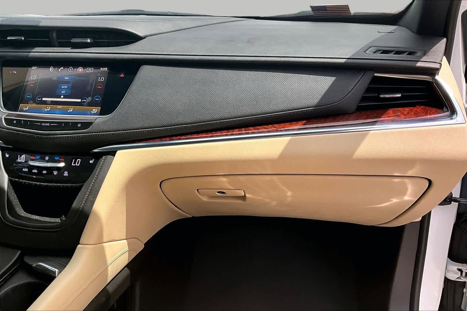 Used 2018 Cadillac XT5 Luxury w/ Driver Awareness Package FWD image 19