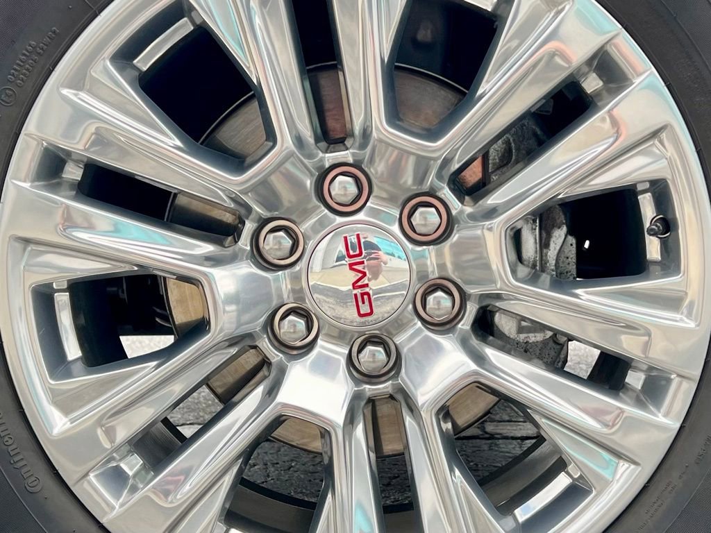 Used 2024 GMC Yukon XL Denali w/ Advanced Technology Package image 15