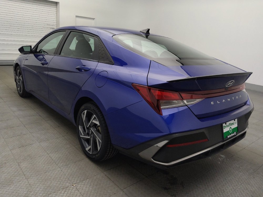 Used 2025 Hyundai Elantra Sport w/ Cargo Package FWD image 5