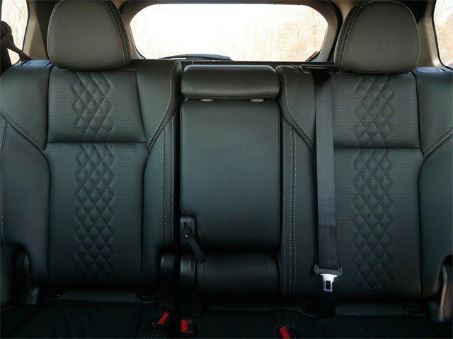 Used 2025 Mitsubishi Outlander SEL Black Edition image 14