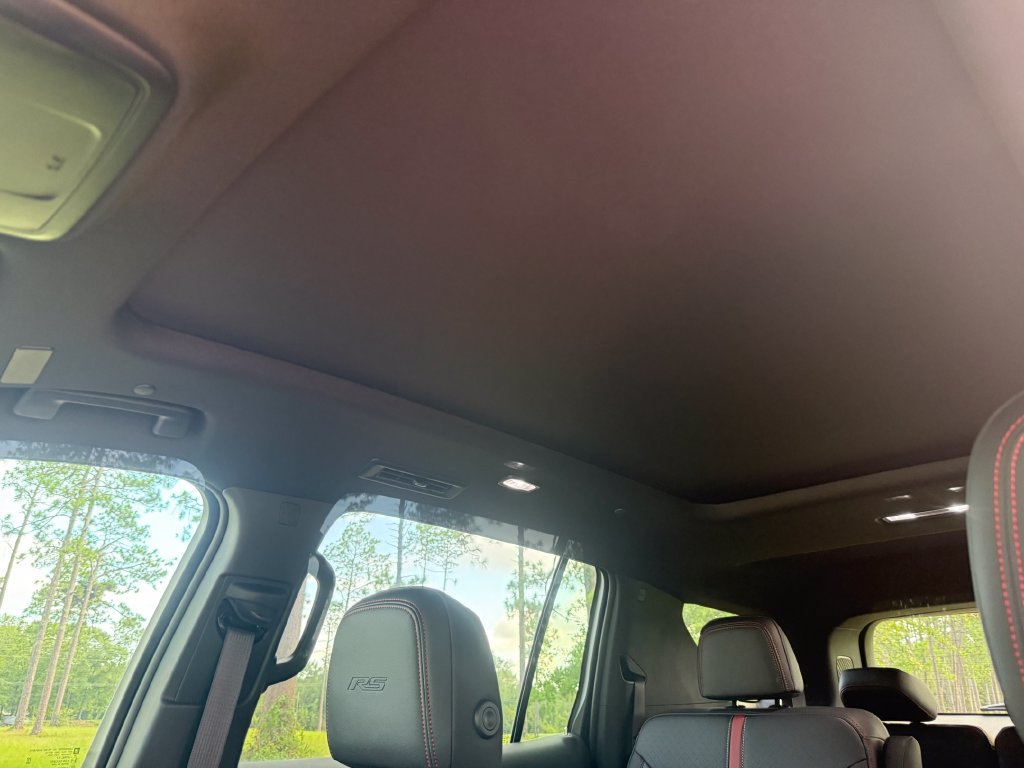 New 2026 Chevrolet Traverse RS w/ LPO, Floor Liner Package FWD image 21