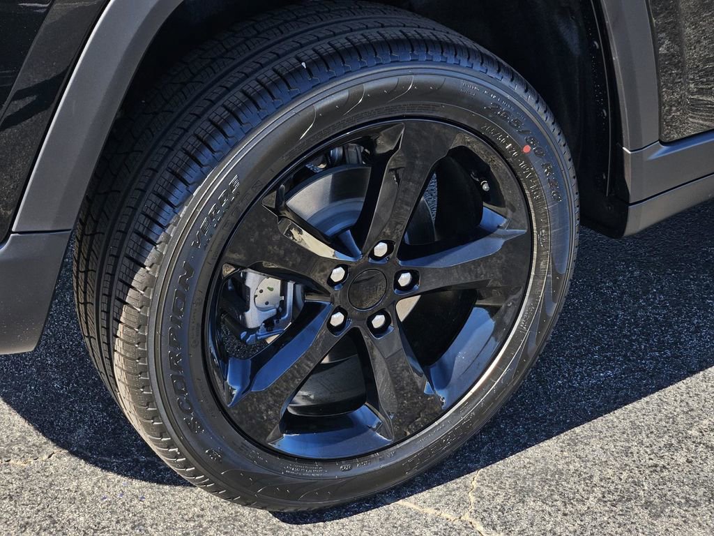 New 2025 Jeep Grand Cherokee Limited w/ Black Appearance Package image 9