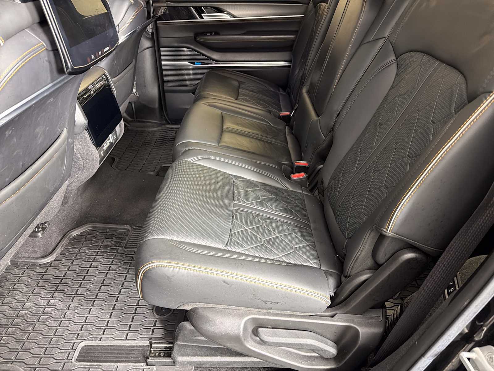 Used 2023 Jeep Grand Wagoneer Series III w/ Rear Seat Video Group 1 AWD/4WD image 24
