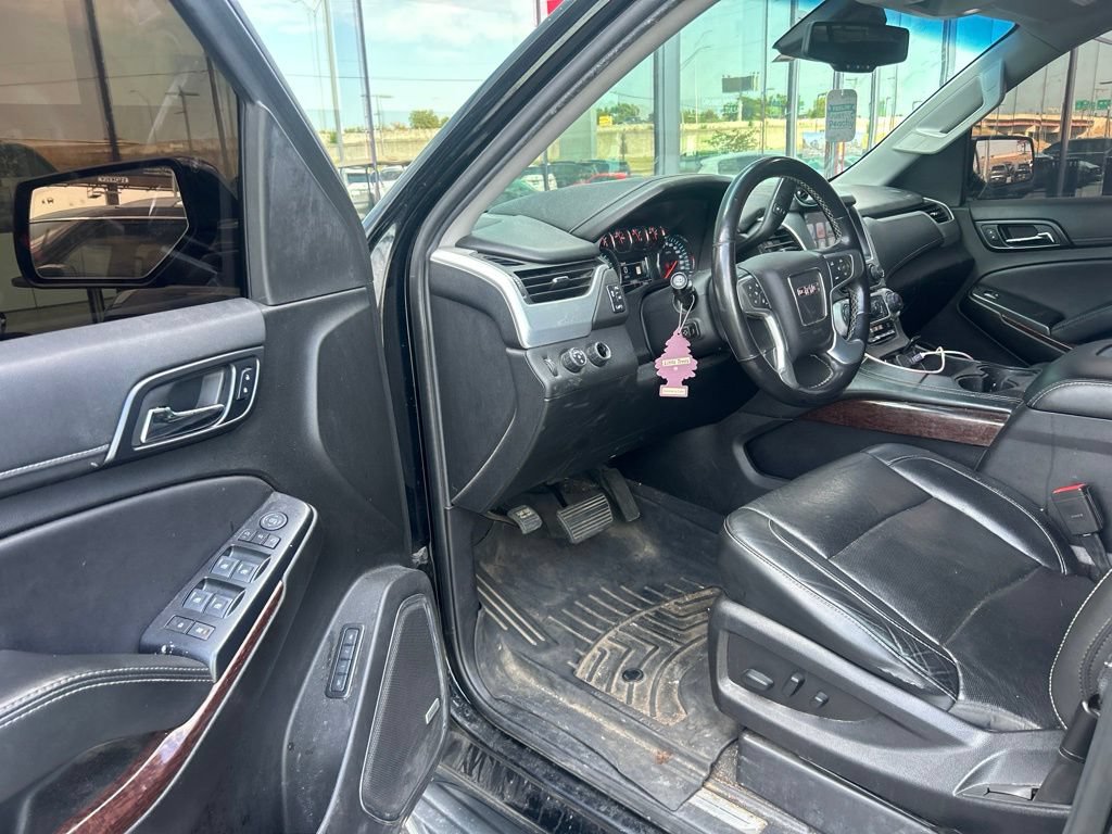 Used 2019 GMC Yukon XL SLT w/ Open Road Package AWD/4WD image 8