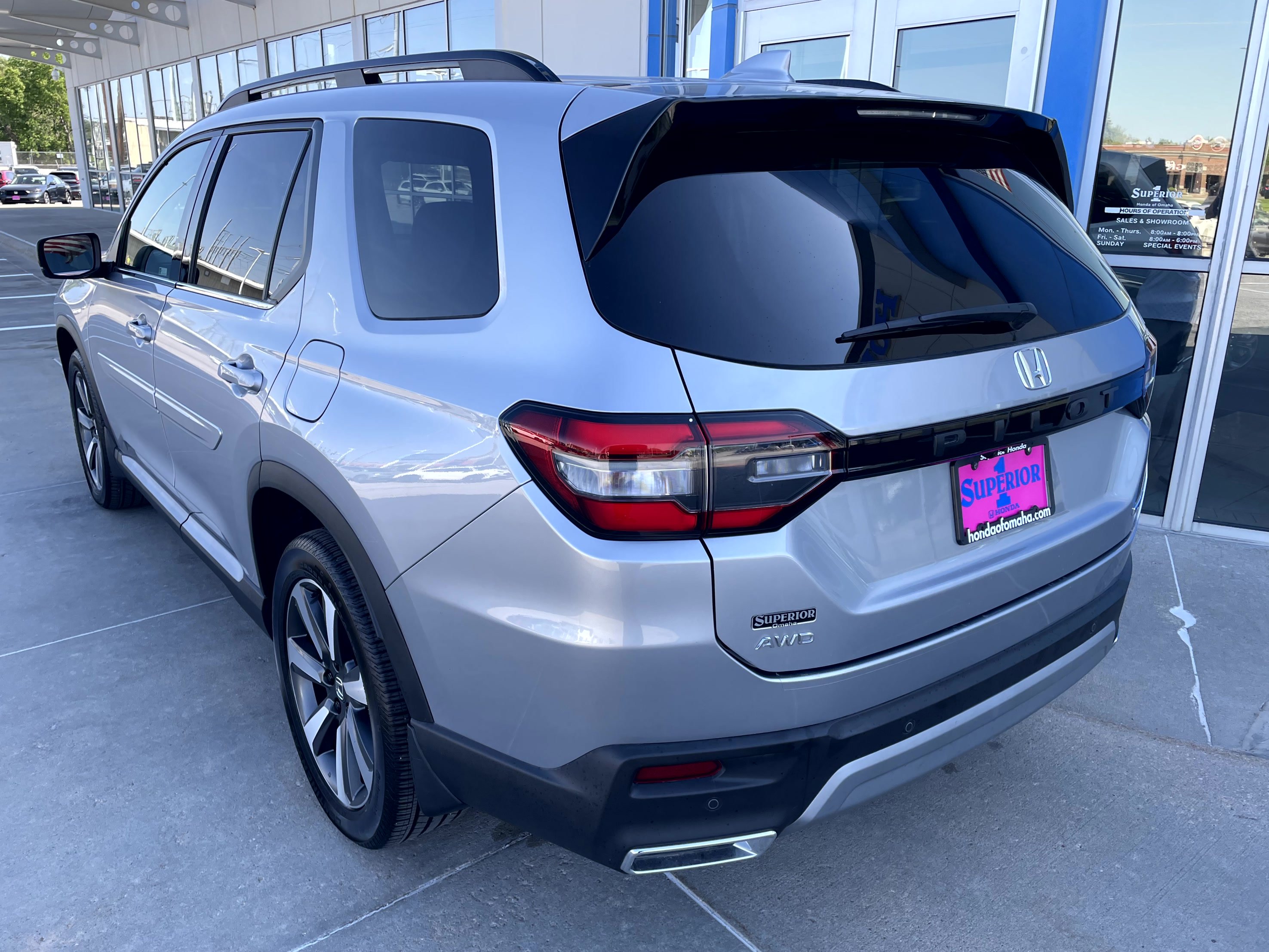 Certified 2023 Honda Pilot Touring image 2