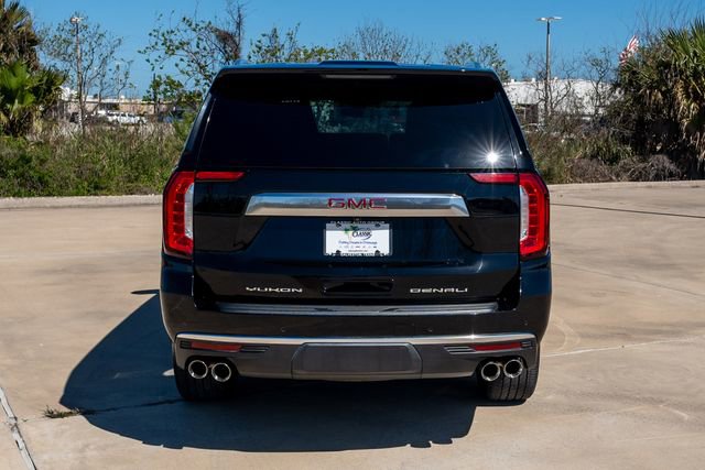 Certified 2021 GMC Yukon Denali image 3