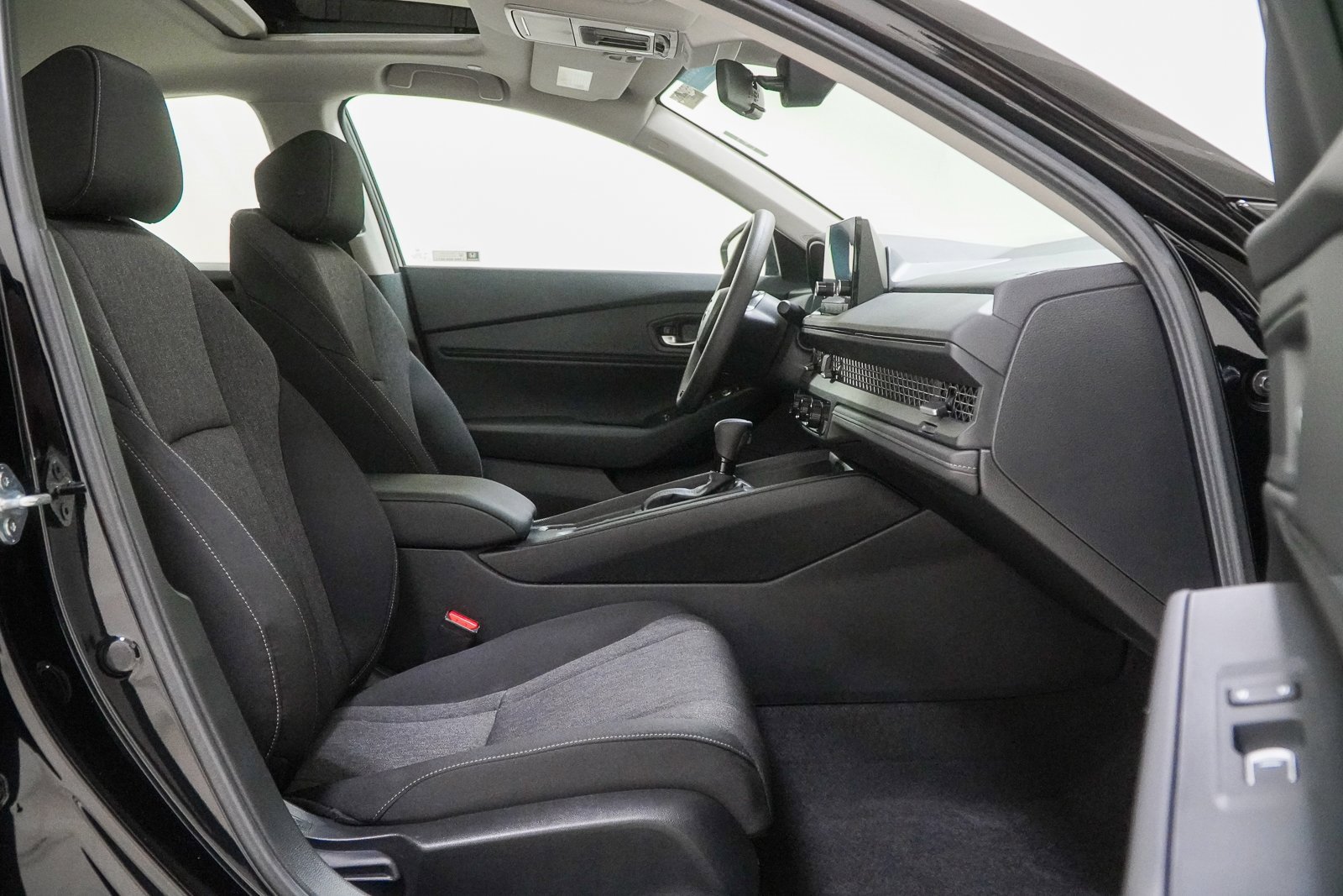 Certified 2025 Honda Accord SE image 32