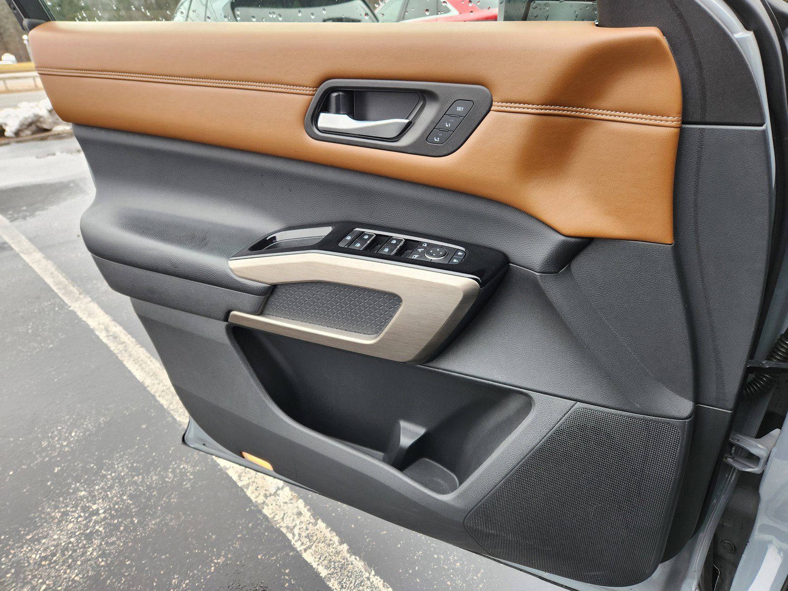 Used 2022 Nissan Pathfinder Platinum w/ Cargo Package image 25