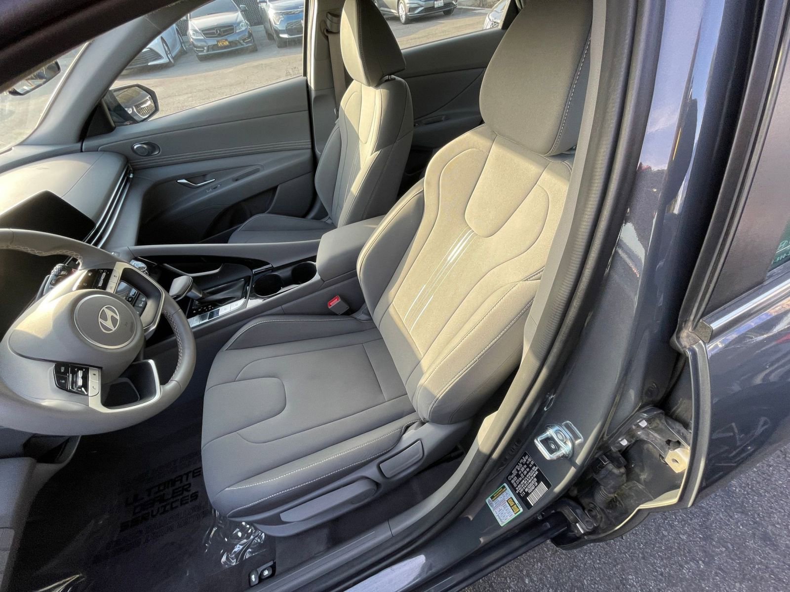 Used 2025 Hyundai Elantra SEL image 36