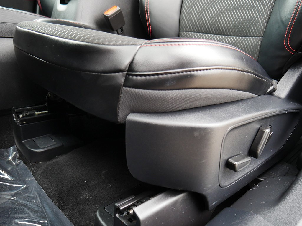 Used 2024 Ford Escape ST-Line w/ Tech Pack #1 AWD/4WD image 13