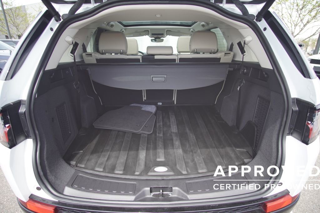 Used 2025 Land Rover Discovery Sport S image 31