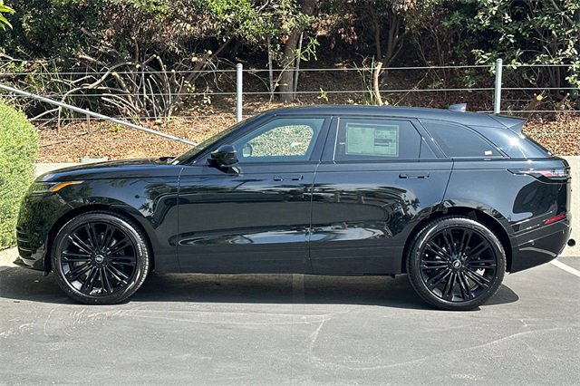 New 2026 Land Rover Range Rover Velar Dynamic SE image 2