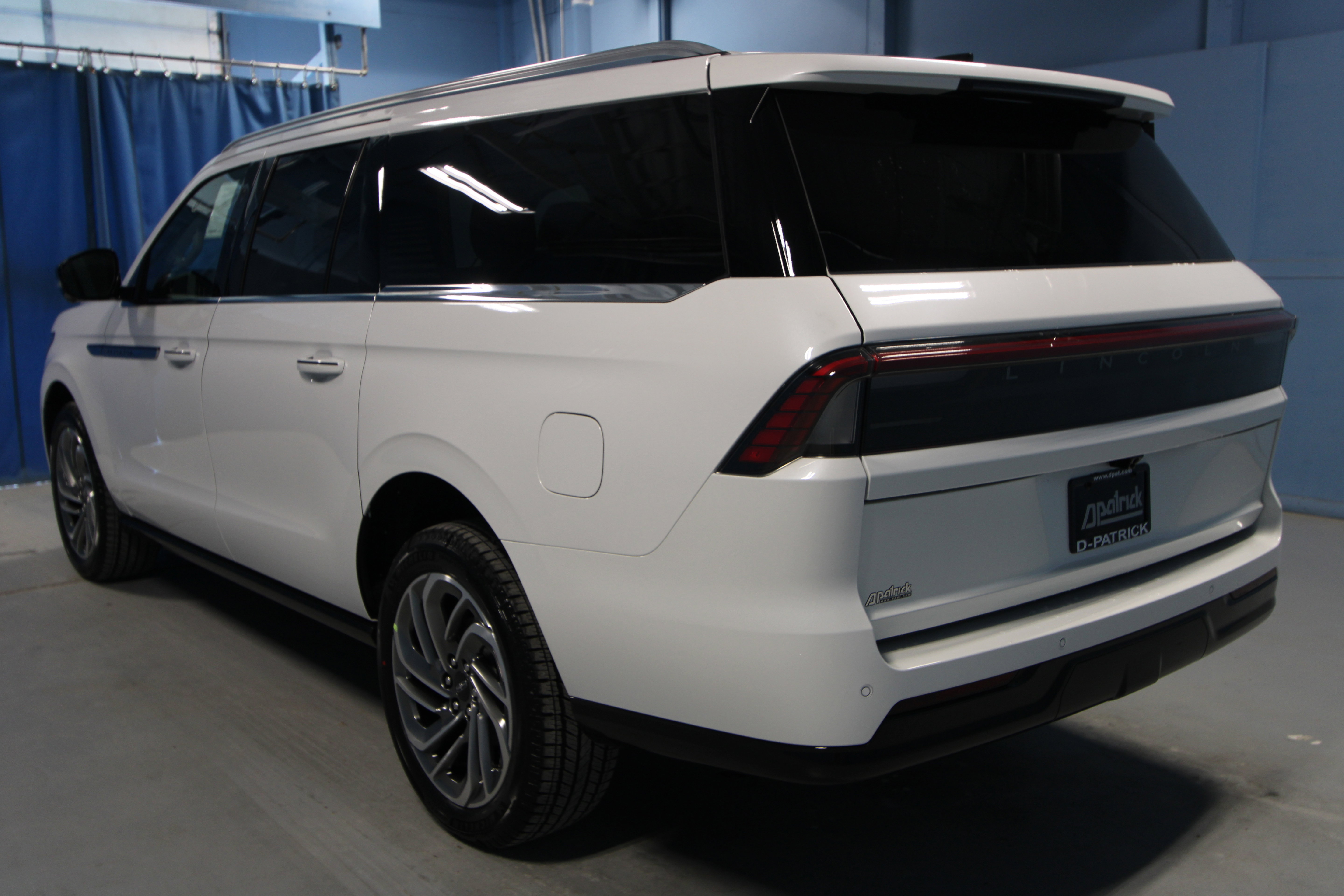 New 2026 Lincoln Navigator L Reserve AWD/4WD image 31
