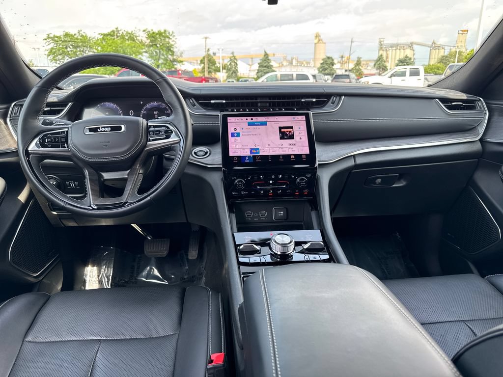 Certified 2023 Jeep Grand Cherokee Overland w/ Adv Protech Group III AWD/4WD image 15