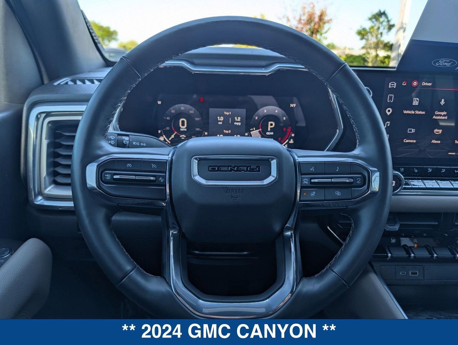 Used 2024 GMC Canyon Denali image 25