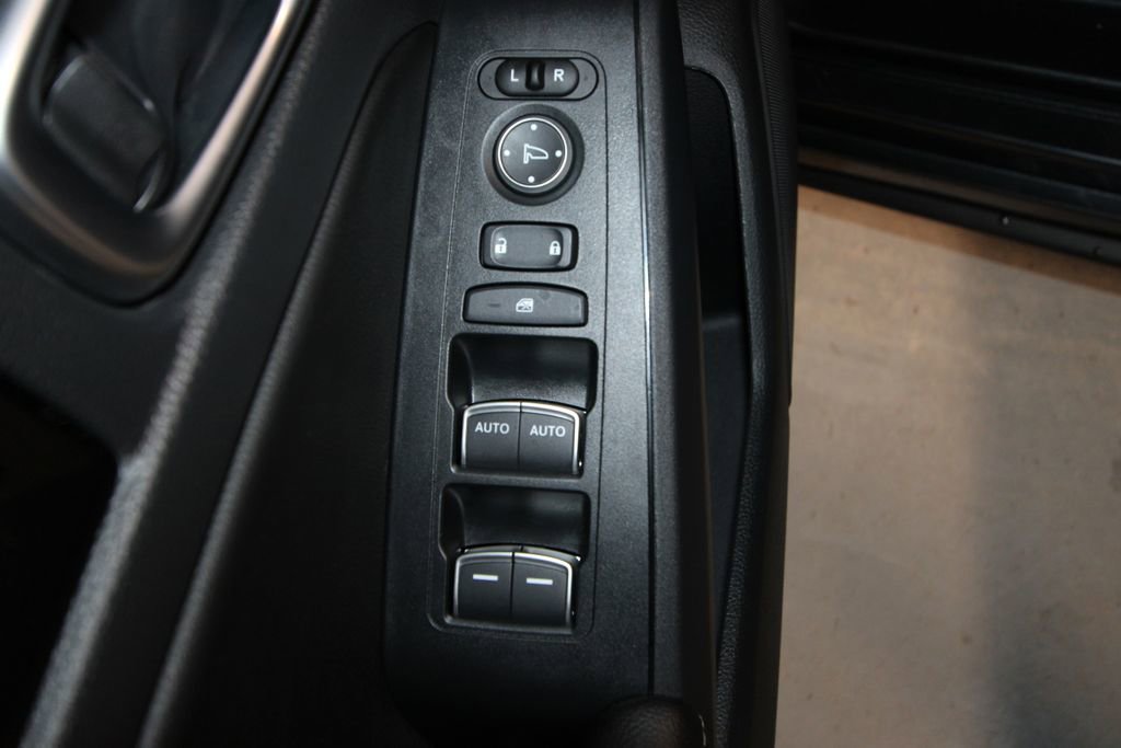 Used 2024 Honda Civic EX-L image 6