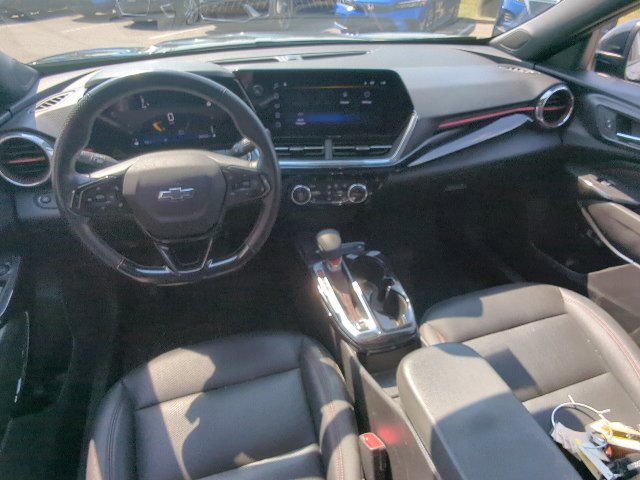 Used 2025 Chevrolet Trax RS w/ Sunroof Package FWD image 15