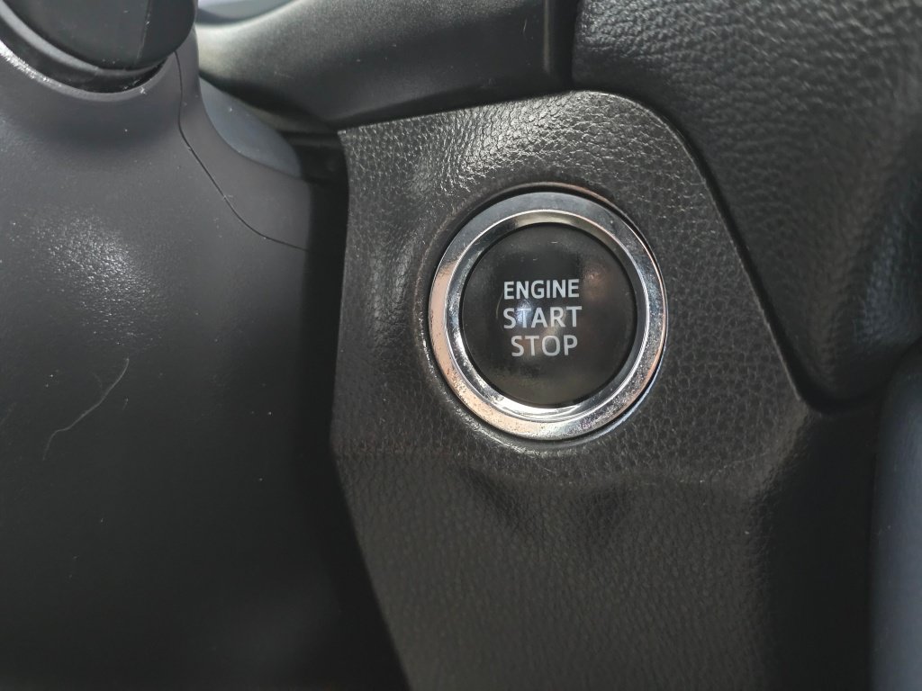 Used 2025 Toyota RAV4 XLE AWD/4WD image 29