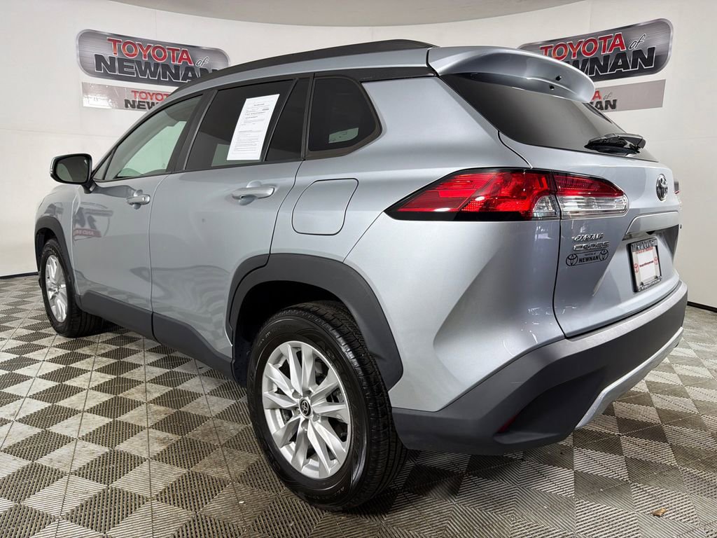 Used 2022 Toyota Corolla Cross LE w/ Moonroof Package FWD image 6