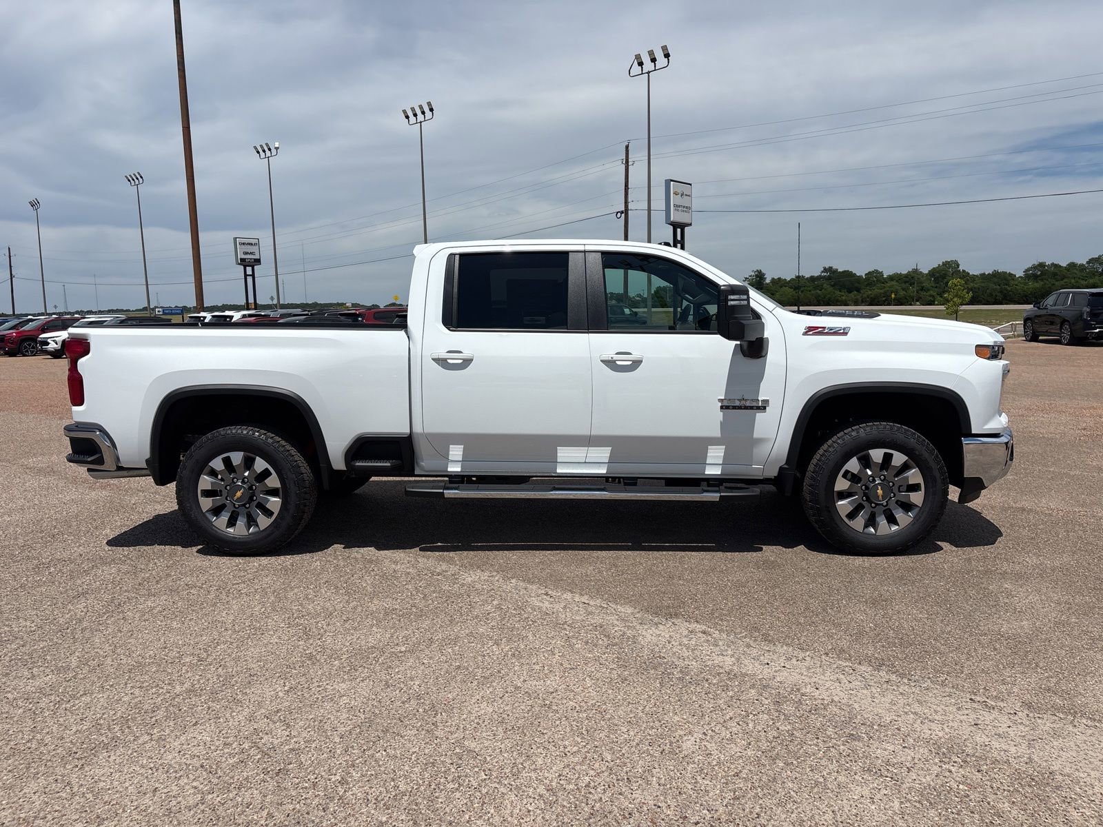 New 2026 Chevrolet Silverado 2500 LT w/ Texas Edition AWD/4WD image 7