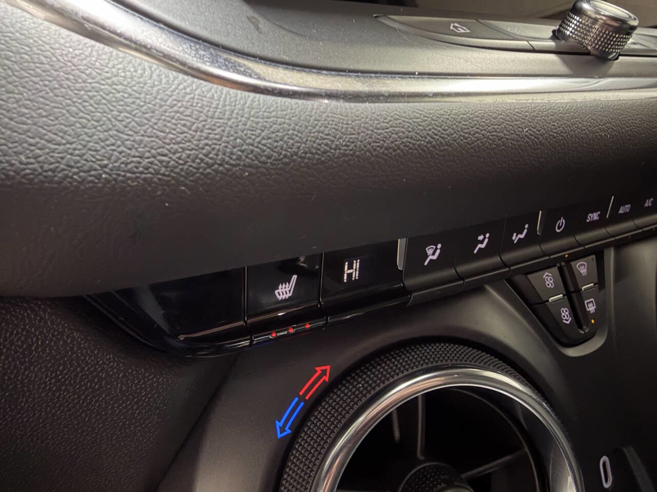 Used 2024 Chevrolet Blazer LT w/ Convenience Package image 3